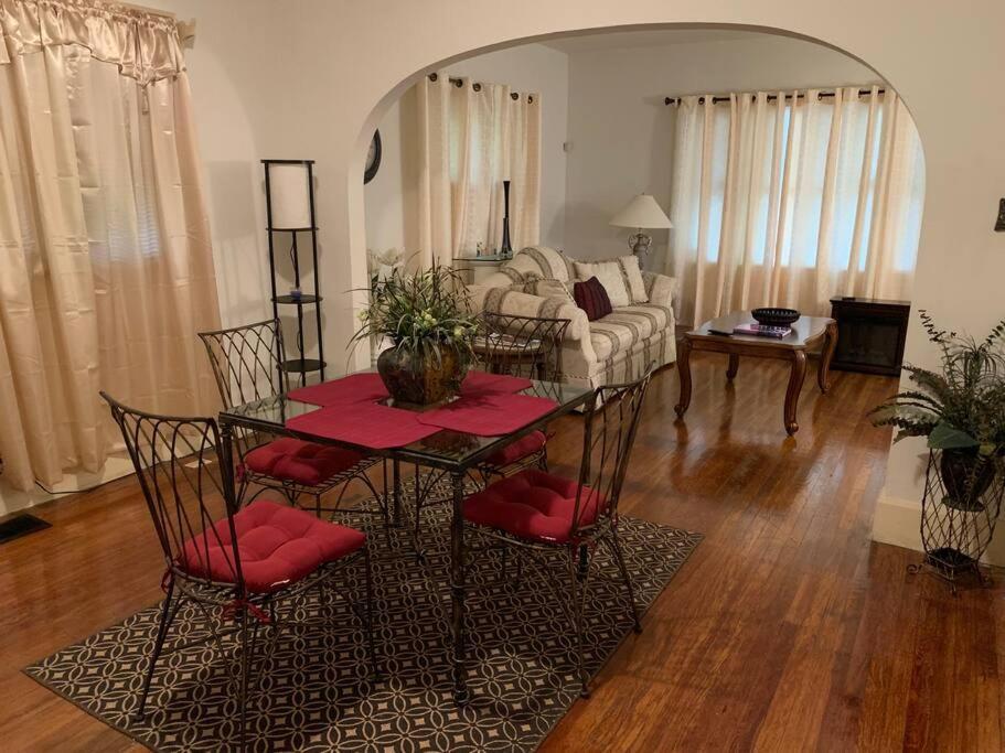Comfortable 2-Bdrm Spacious Home With Wifi & Patio Indianápolis Exterior foto